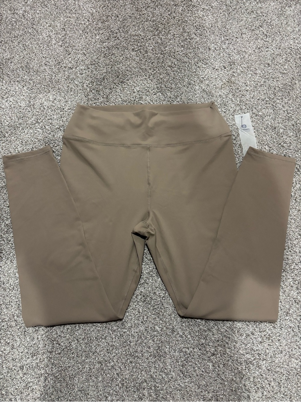 NWT Mono B High-Waist Leggings in Taupe